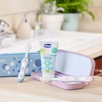 Szczoteczka i pasta do zębów jabłko-banan w etui Chicco dla dzieci