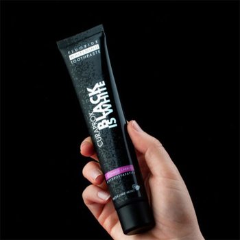 Wybielająca pasta do zębów Curaprox Black is White aktywny węgiel 90 ml